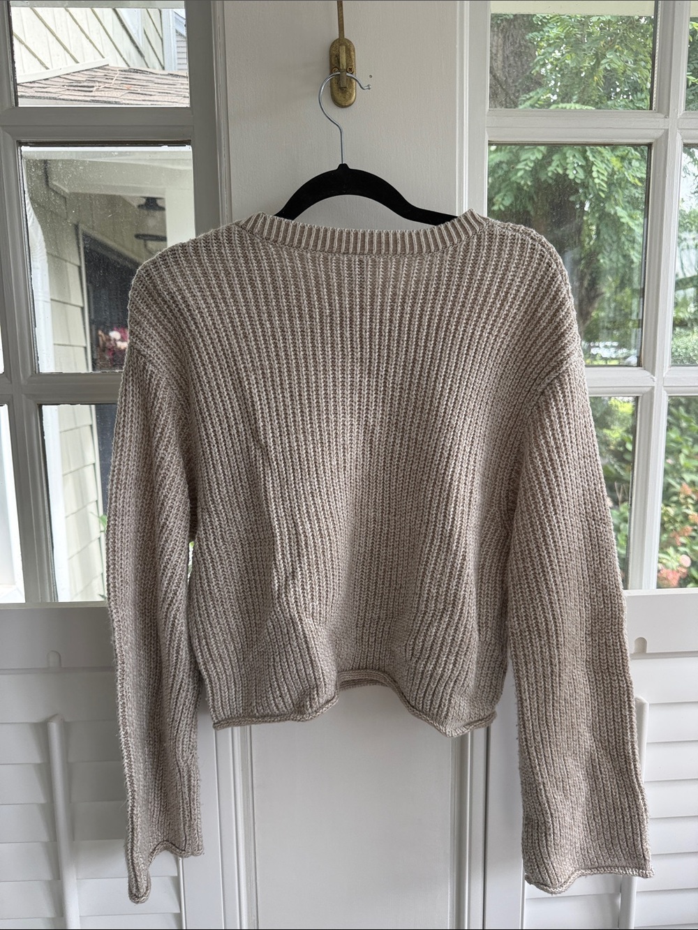 H&M Cropped Ribbed Crewneck Sweater in Light Taupe Medium Women’s - Picture 3 of 3